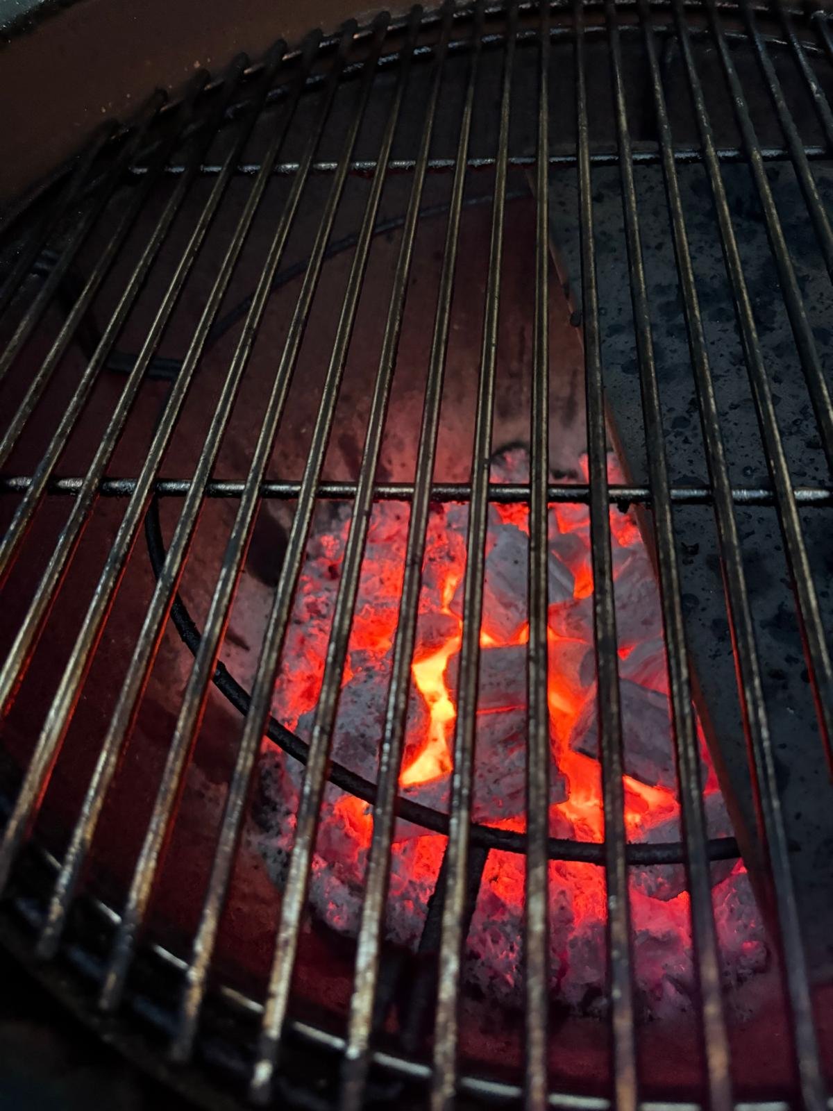 Hoeveel houtskool in een kamado? Dit gebruiken wij zelf voor perfecte temperatuurcontrole